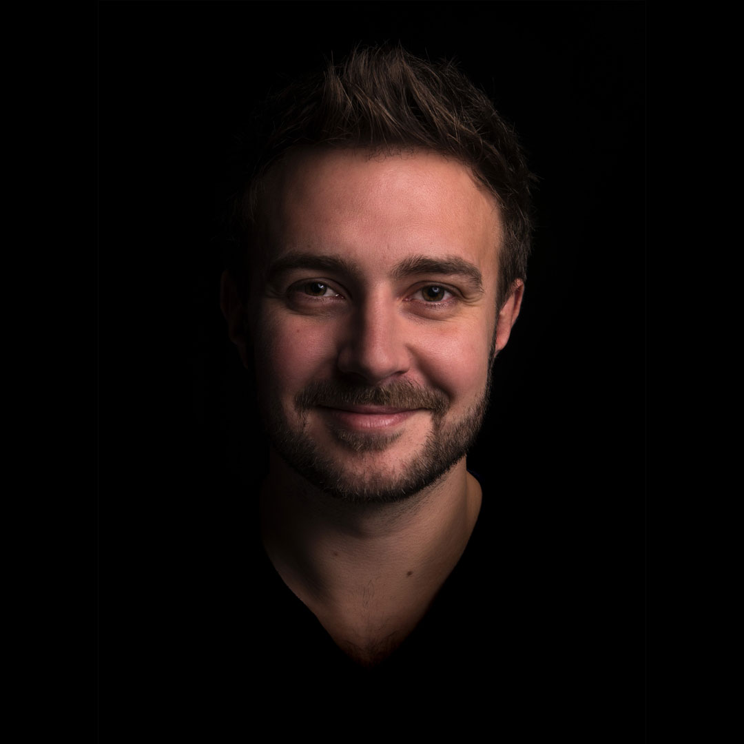 David Schmidt – Mediengestalter, Webdesigner & Markenstratege aus Schwandorf – persönliches Porträtfoto für die Über-mich-Seite von davidschmidt-medien.de